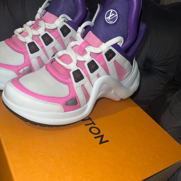 Louis Vuitton sneakers - Picture 2 of 3